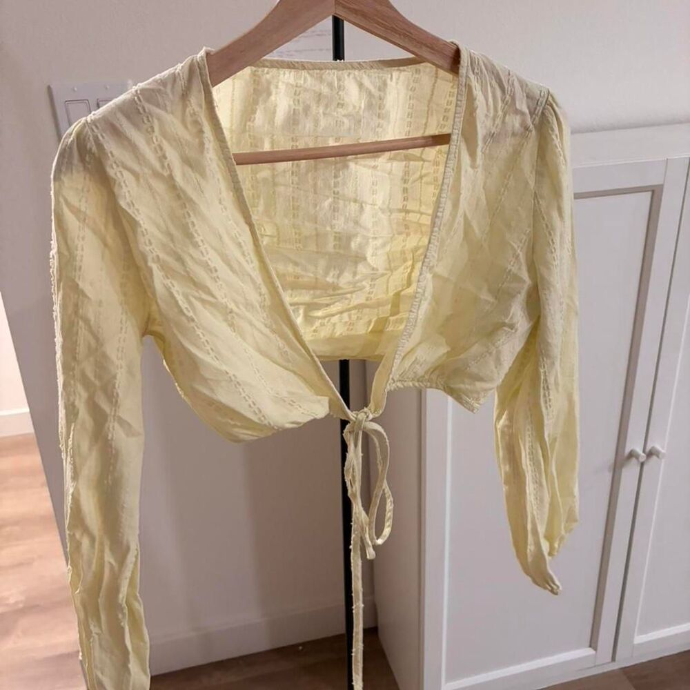 Cider Pastel Yellow Tie Front Crop Top M Long Sleeve Cottagecore Textured